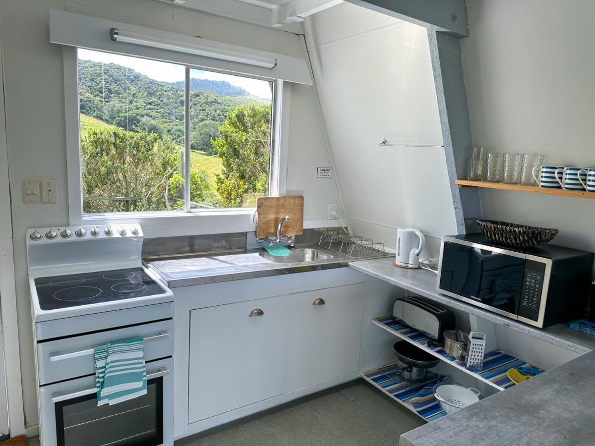 Pohutukawa Coastal Chalets Coromandel ภายนอก รูปภาพ