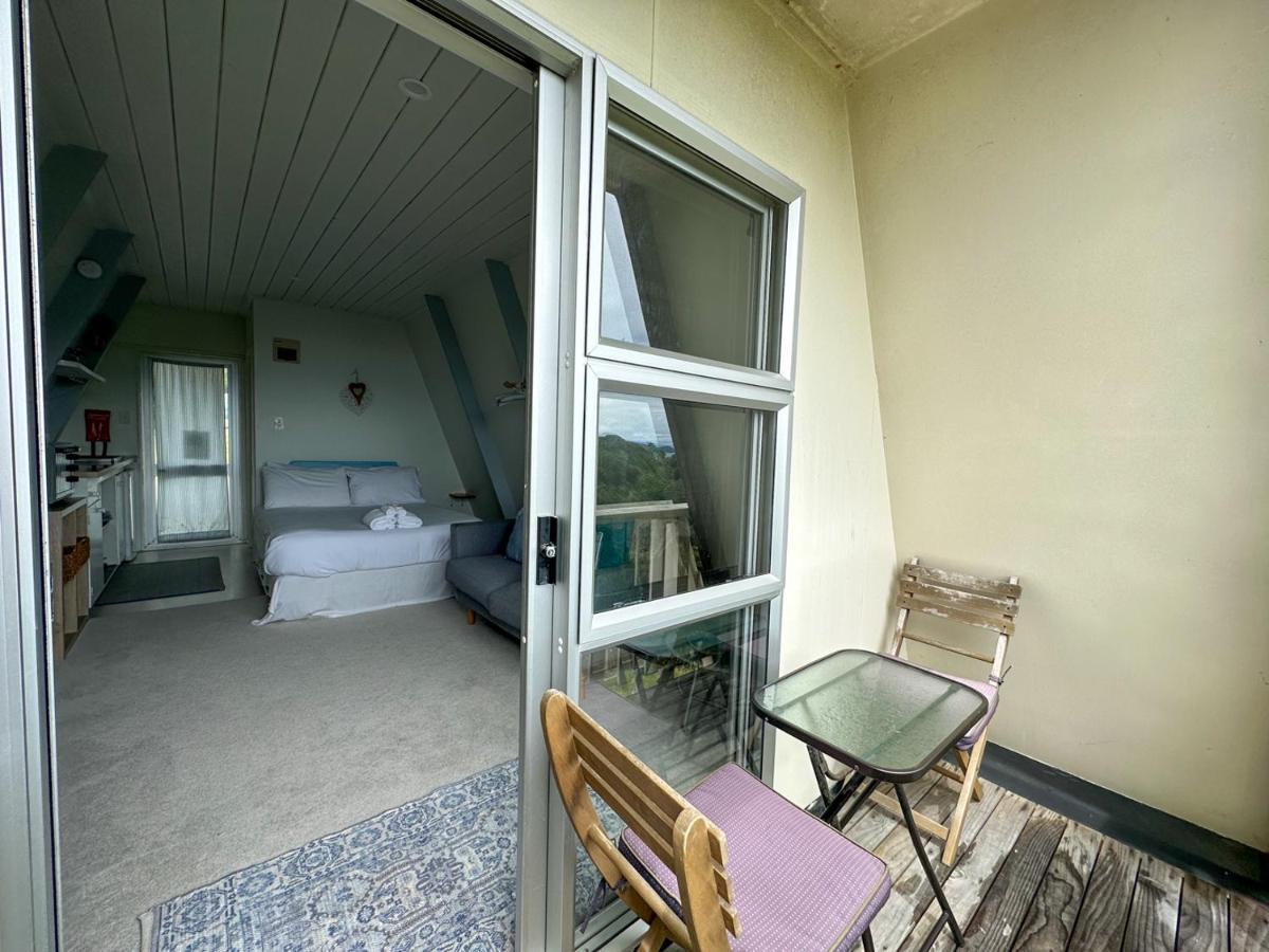 Pohutukawa Coastal Chalets Coromandel ภายนอก รูปภาพ