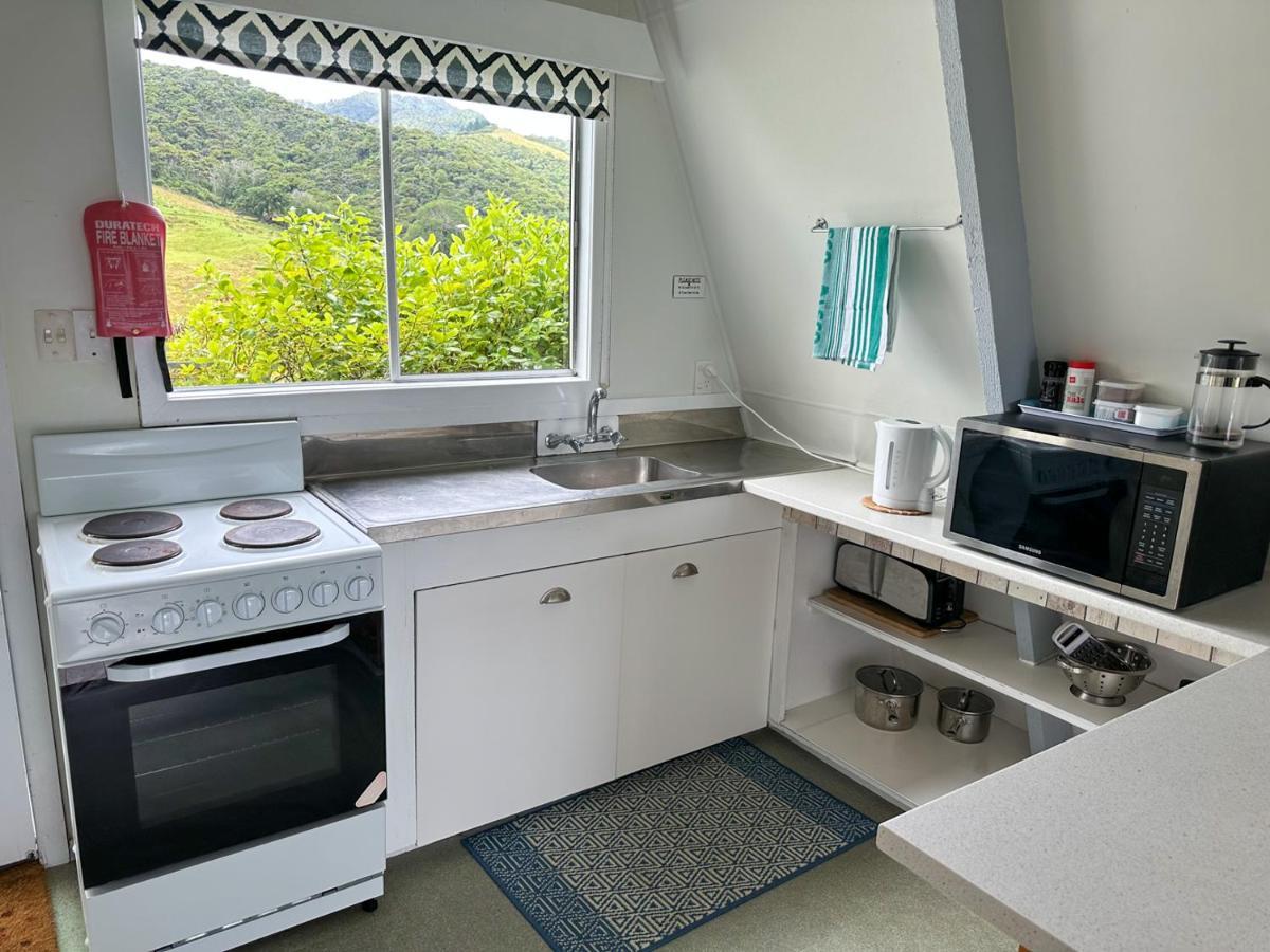 Pohutukawa Coastal Chalets Coromandel ภายนอก รูปภาพ
