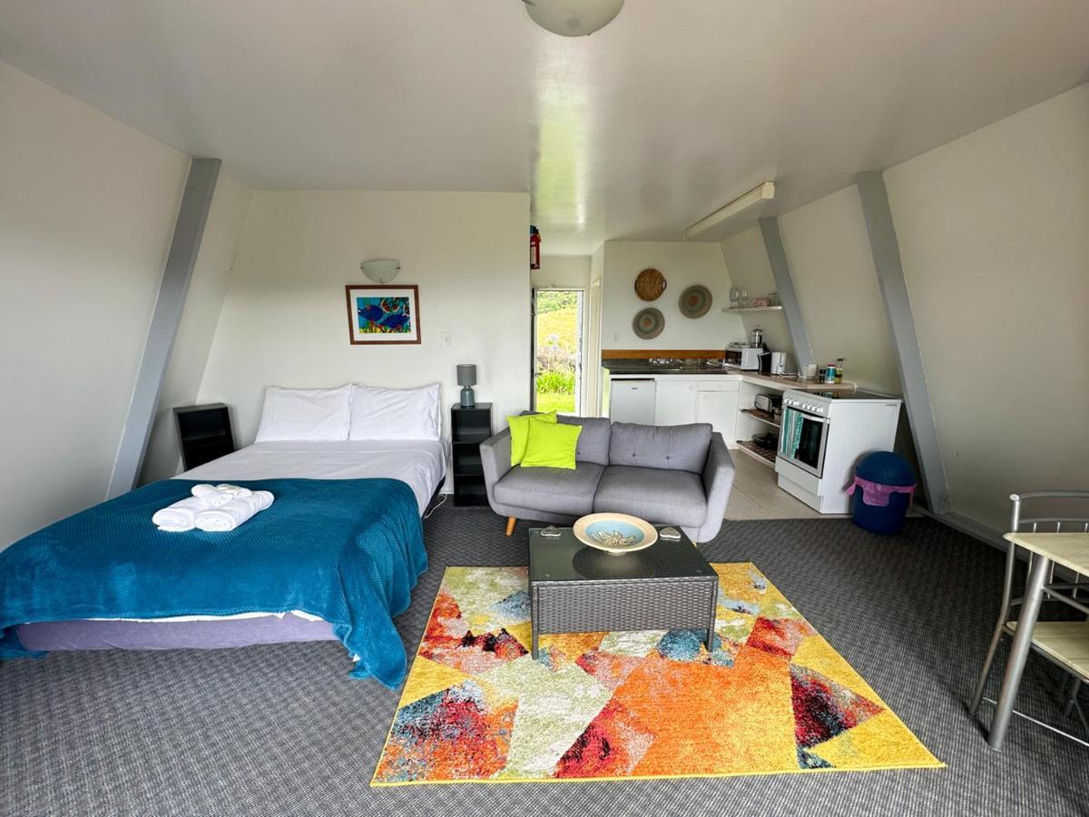 Pohutukawa Coastal Chalets Coromandel ภายนอก รูปภาพ