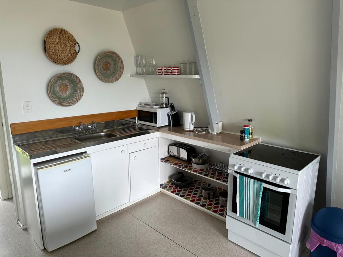 Pohutukawa Coastal Chalets Coromandel ภายนอก รูปภาพ
