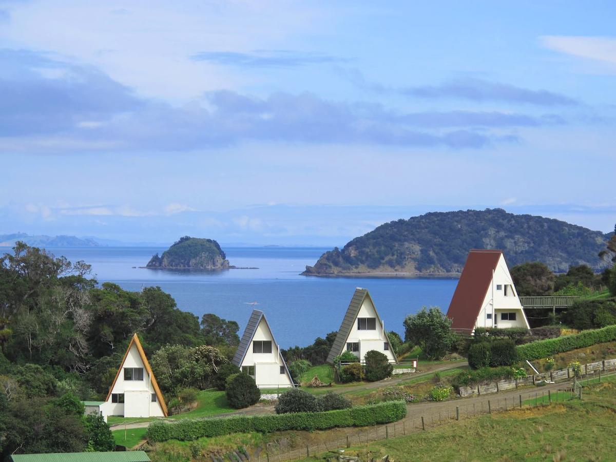 Pohutukawa Coastal Chalets Coromandel ภายนอก รูปภาพ